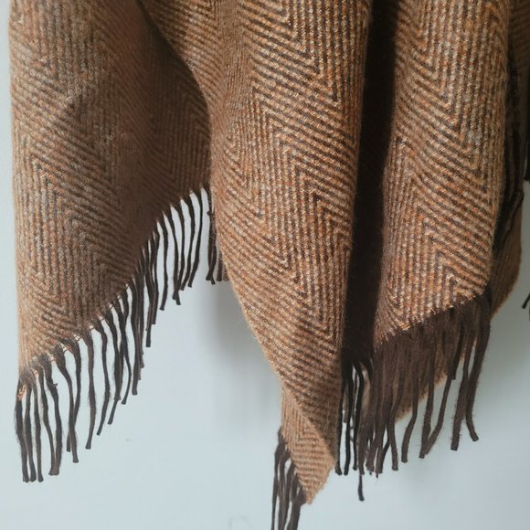 Brand New Wool Ruana Shawl w Tags - Picture 2 of 5